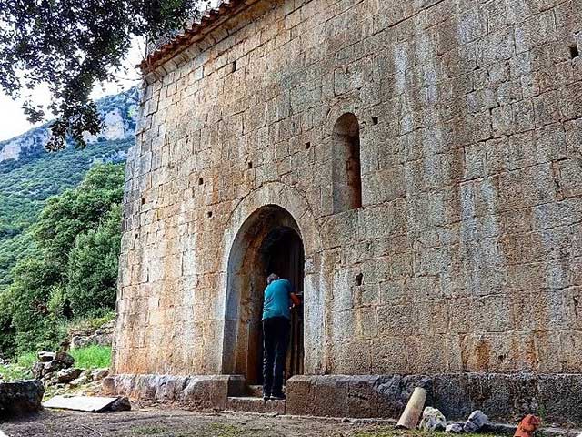 Església de Sant Miquel de Bassegoda (Alt Empordà)